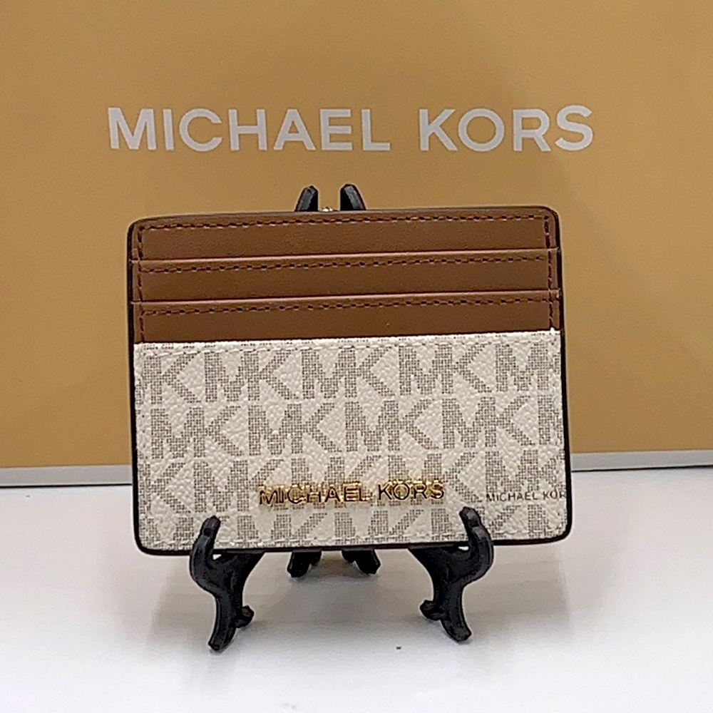 MICHAEL KORS
Leather Large Card Holder Case Wallet
vanilla signature color